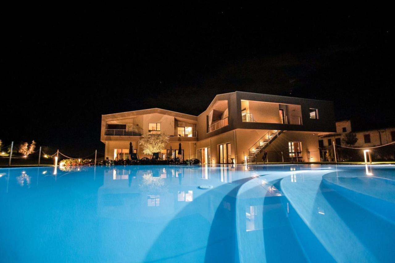Cobue "Wine Resort & Spa" Поццоленґо Екстер'єр фото